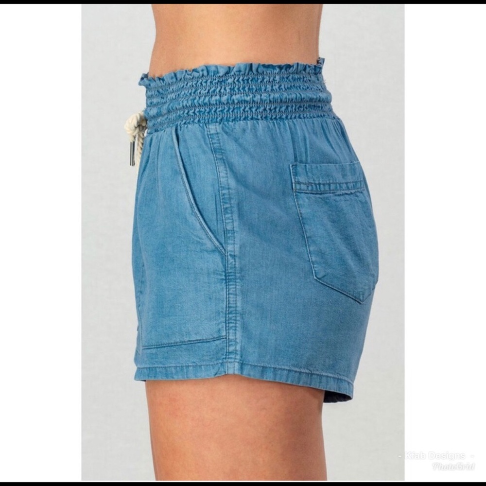 🔥S 2/4 13" flat boutique Chambray Shorts nwt - Picture 4 of 8